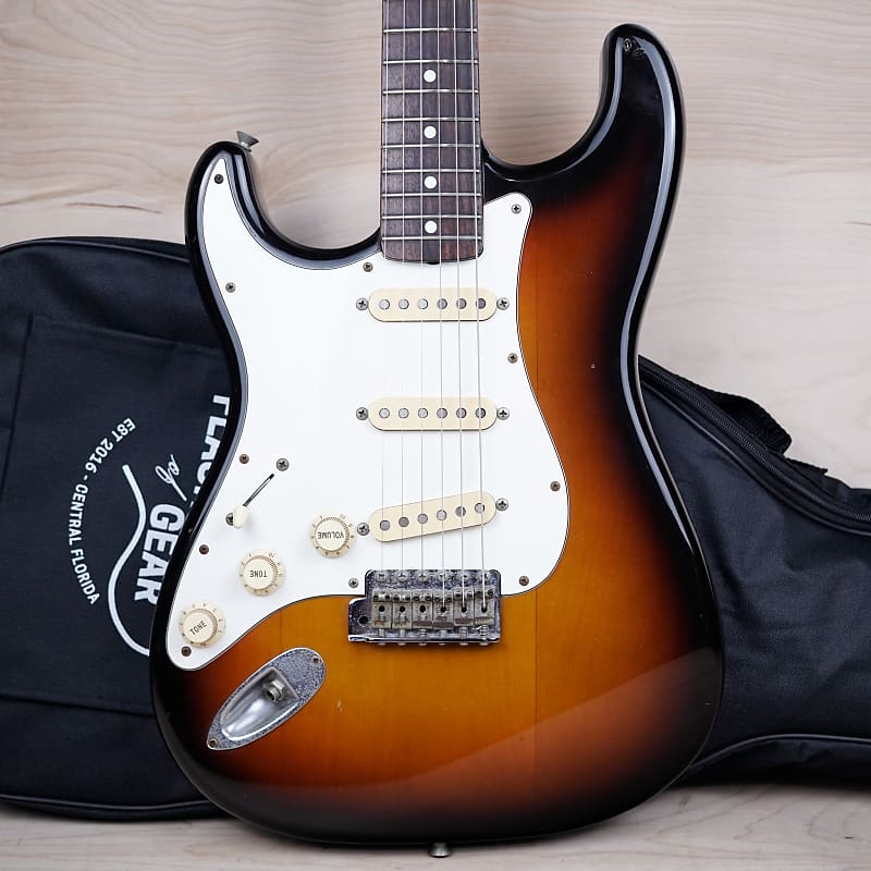 Fender Stratocaster ST62-65サンバースト レフティ Fender Stratocaster ST62-65サンバースト レフティ Fender