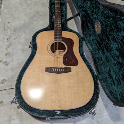 Guild USA D-40 Traditional Natural Dreadnought Acoustic Guitar w/ Humidified Hardshell Case image 6