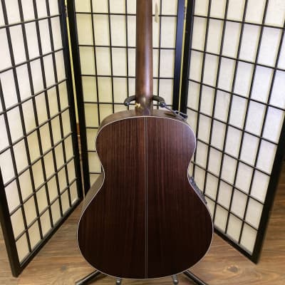 Walden  B-1e Baritone Acoustic Electric Guitar Rosewood Back and Sides and Spruce top 2021 Natural image 4