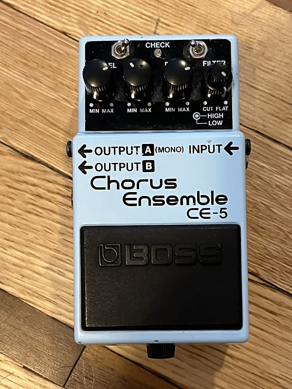 Boss CE-5 : Analog Chorus Ensemble With Vibrato Mods + | Reverb