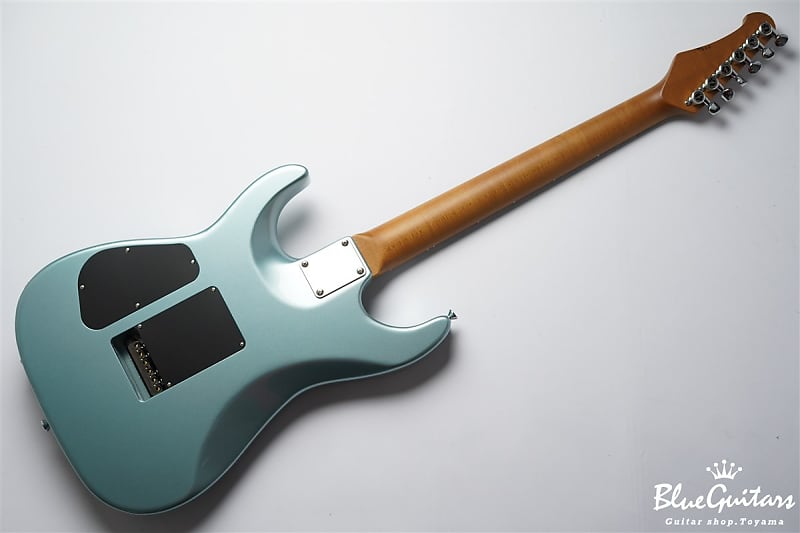 Addictone Custom Guitars ARENA - Ice Blue Metallic #365