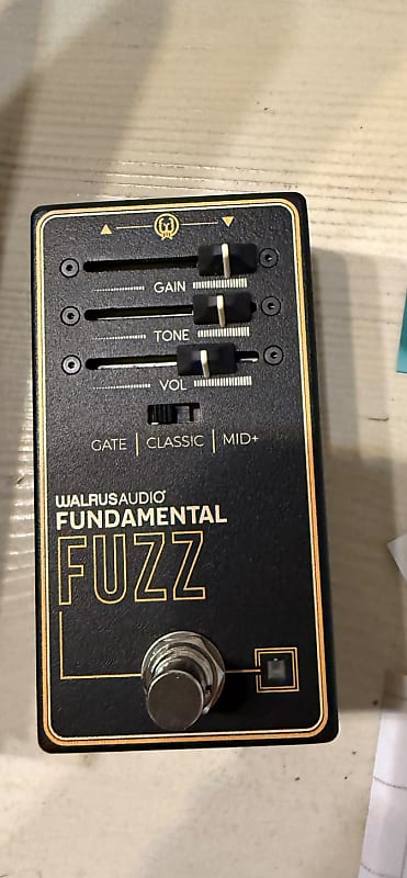 Walrus Audio Fundamental Fuzz