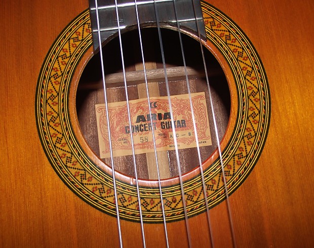 Aria ac sale 8 classical guitar