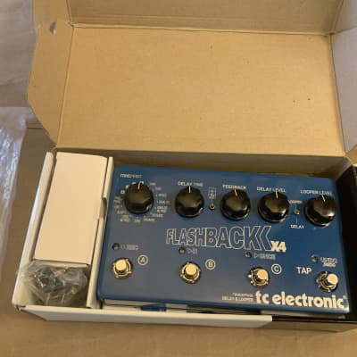 TC Electronic Flashback X4 Delay & Looper 2011 - 2019 - Blue  Excellent condition in box with Original Power Supply image 12