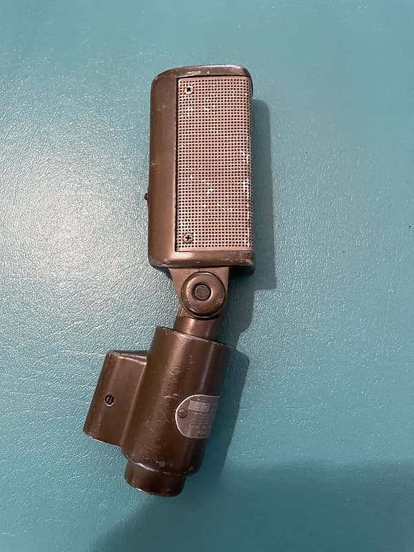 Shure 333 Unidirectional UltraCardioid Ribbon Microphone, Reverb