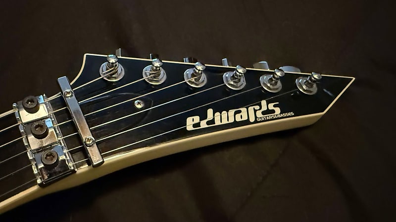 Edwards ESP Alexi Laiho Scythe Signature 2009-2018 in White Edwards ESP Alexi Laiho Scythe Signature 2009-2018 in White