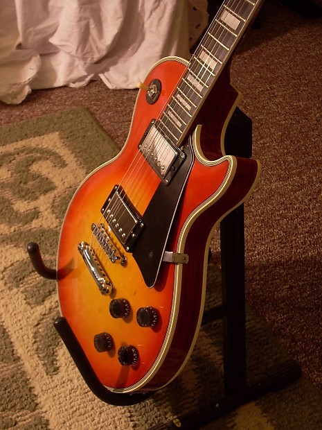 ビザールギター(Kent/サンバースト) Hagstrom KENT-I 1965年 RED 弾く