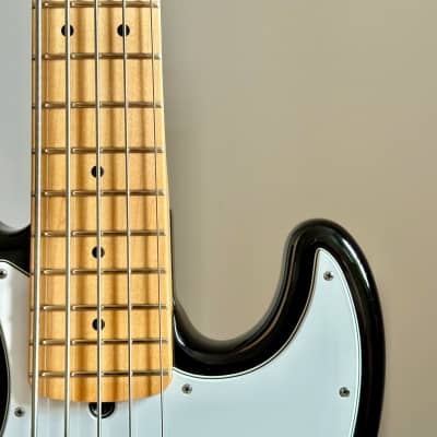 Fender American Standard Jazz Bass V Maple Fingerboard, Black image 4