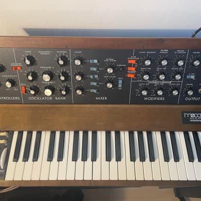 Minimoog Model D 44- original Moog flycase
