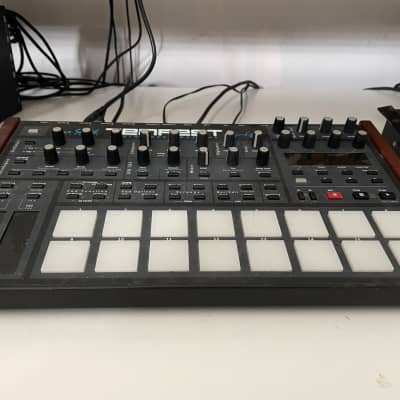 Dave Smith Instruments Tempest 6-Voice Drum Machine 2011 - 2018 - Black with Wood Sides
