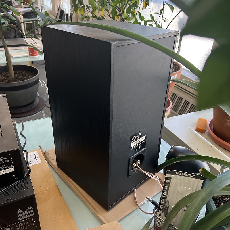 Polk RT7 large bookshelf speakers  			