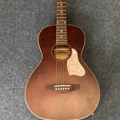 Art & Lutherie Roadhouse Parlor w/ Electronics Tennessee Red for sale