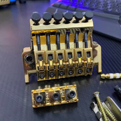 Edge Tremolo - Gold | 2ED1R31G | 