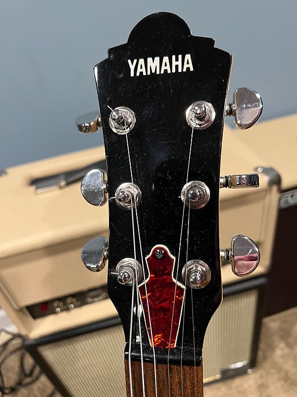 Yamaha AES800 | Reverb