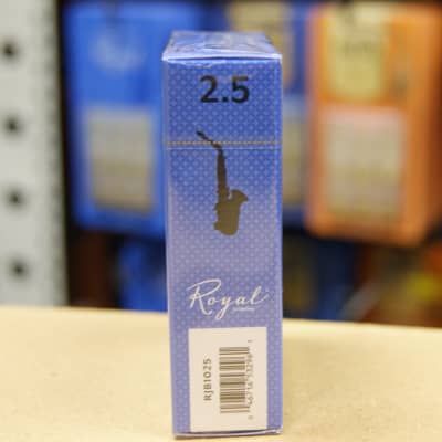 Rico Royal 2.5 alto sax reeds (Box of 10) image 3
