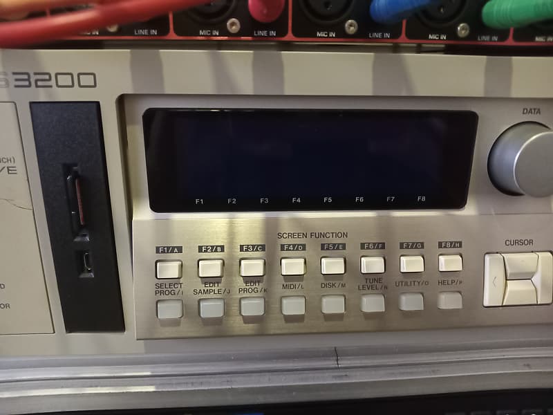 Akai S3200 MIDI Stereo Digital Sampler | Reverb