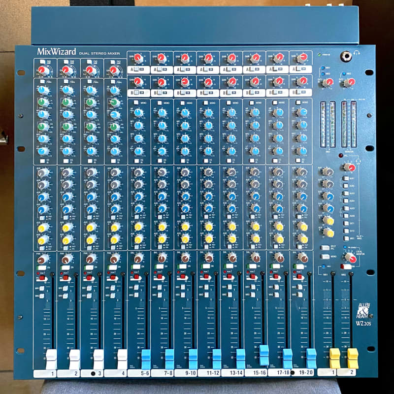 Espace Music - Table de mixage amplifiée BEHRINGER PMP6000