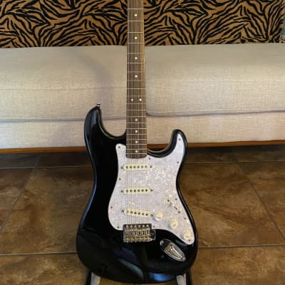 Squier Affinity Series Stratocaster with Rosewood Fretboard 2001 - 2018 - Black image 1