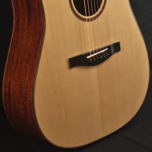 Eastman AC520CE Rare Acoustic Guitar 11035185 - Demo image 3