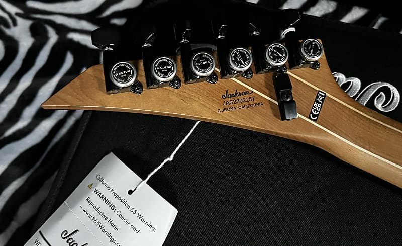 OPEN BOX ! 2023 Jackson American Series Virtuoso - Streaked