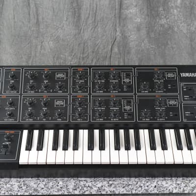 YAMAHA CS-15 Vintage Analog Synthesizer in Very Good Condition