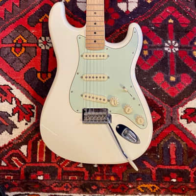 Fender Deluxe Roadhouse Stratocaster 2017 -  White for sale