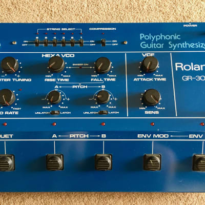 Roland GR-300 Guitar Synth image 2
