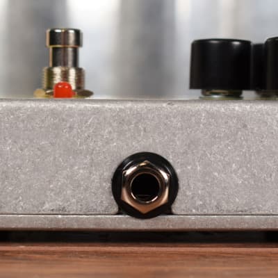 Electro-Harmonix EHX Soul Food Distortion Fuzz Overdrive Pedal & AC Adapter image 4