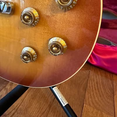 2005 Gibson Les Paul Classic - Honey Burst image 6