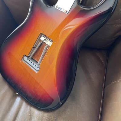 Fender American Special Stratocaster HSS with Rosewood Fretboard 2010 - 2018 - 3-Color Sunburst image 4