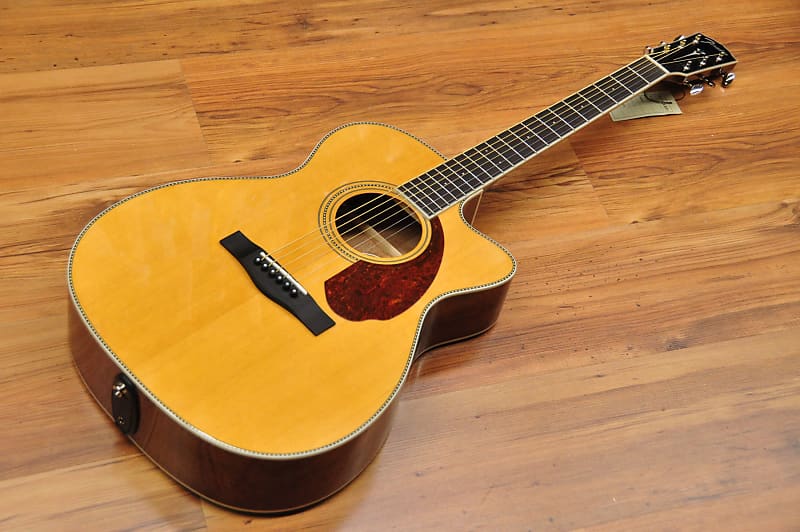 Fender Paramount PM-3CE Triple-0 Standard with case Natural