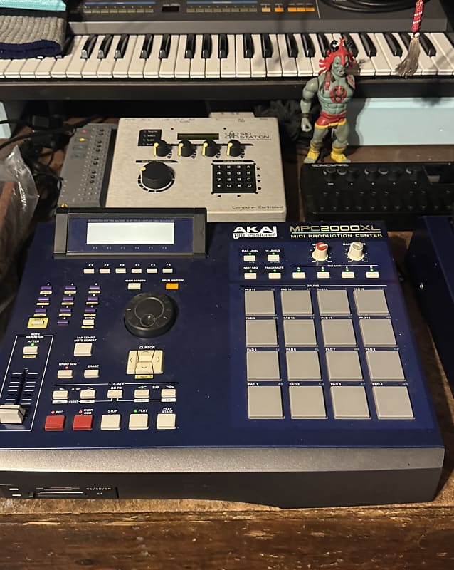 Akai MPC2000XL MCD MIDI Production Center | Reverb