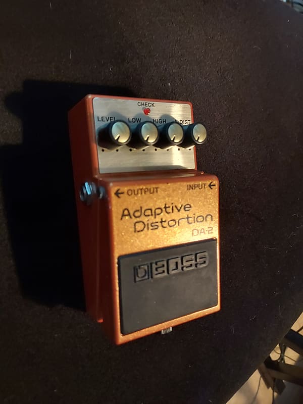 Boss DA-2 Adaptive Distortion