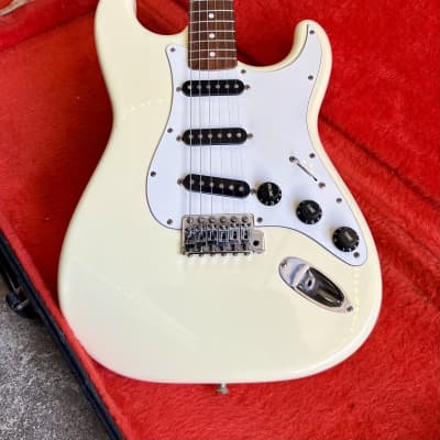 新品?正規品 st-72 fender st72 ジミヘン ストラトキャスター ...