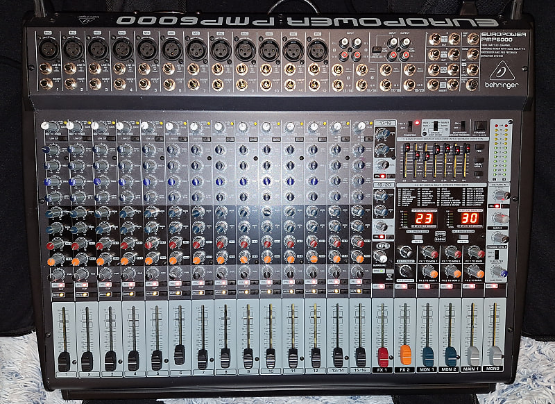 Behringer Europower PMP6000 1600-Watt 20-Channel Powered