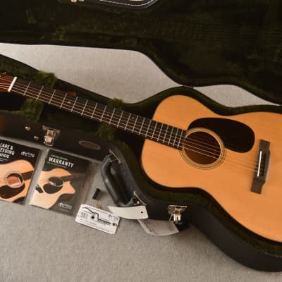 Martin 00-18 Standard Acoustic Guitar #2795429 for sale