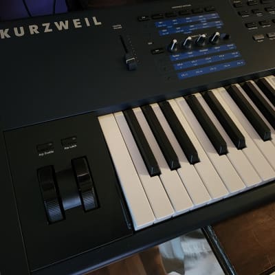 KURZWEIL K2000 シンセサイザー Kurzweil K2000 61-Key Digital Workstation Synthesizer