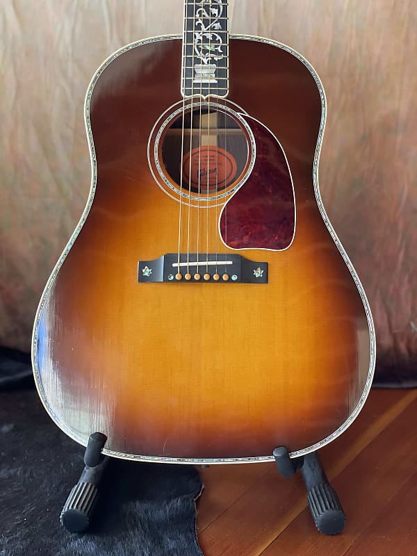 激レア　希少　Gibson J-45 Vine 【ANTHM Pro搭載】 激レア 希少 Gibson J-45 Vine 【ANTHM Pro搭載】（ギブソンの