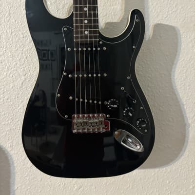 Rare Fender Stratocaster G5 VG Roland Midi 2012 Black | Reverb