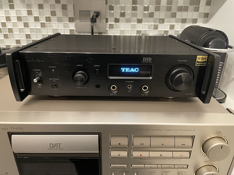 TEAC UD-505 Black Flagship DAC/Headphone Amplifier - As New image 1