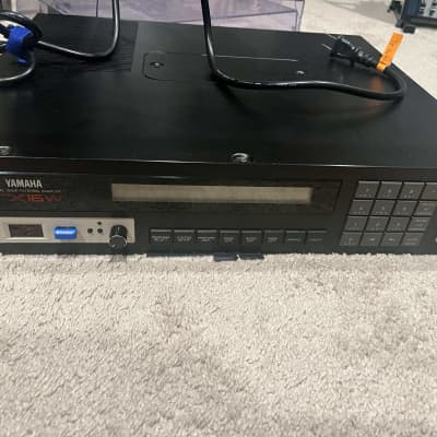 Yamaha TX16W Digital Wave Filtering Sampler