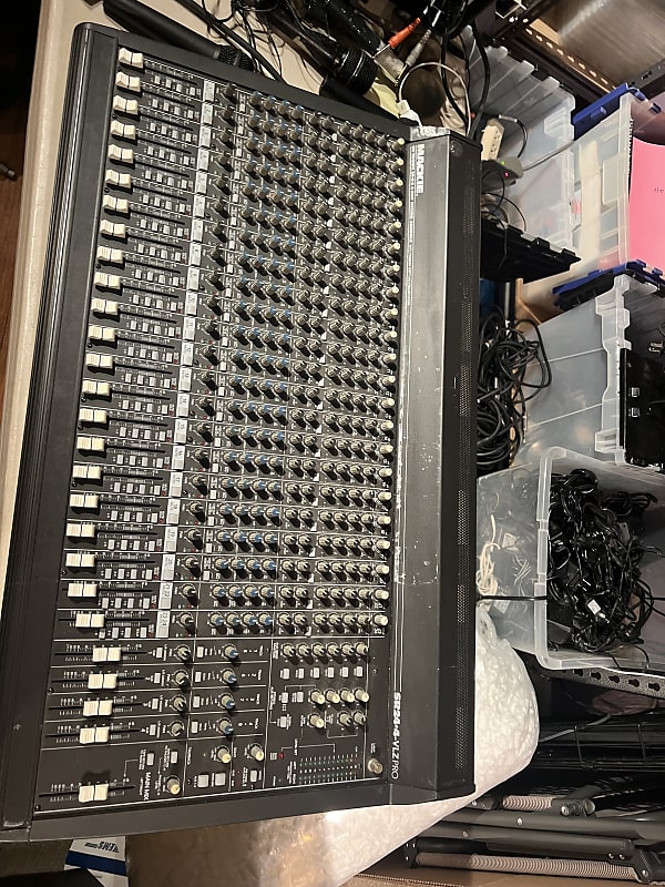 Mackie SR24.4-VLZ Pro SR Series 24x4x2 4-Bus Mixing Console | Reverb