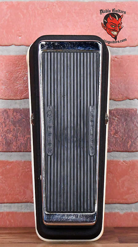 Jen Mister Cry Baby 1970s - Black / Chrome / White - Wah