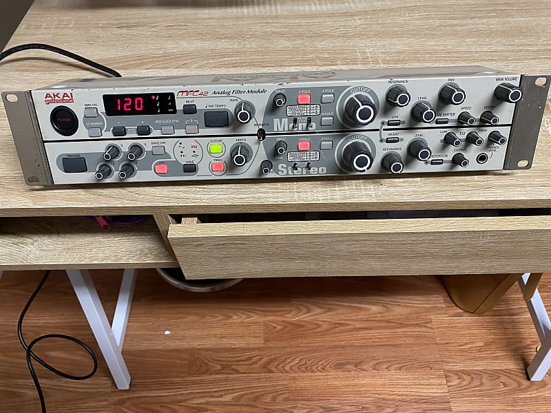 Akai MFC42 Vintage Analog filter module with Midi Reverb