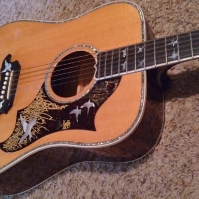 Gibson Doves in Flight 2001 - spruce top for sale