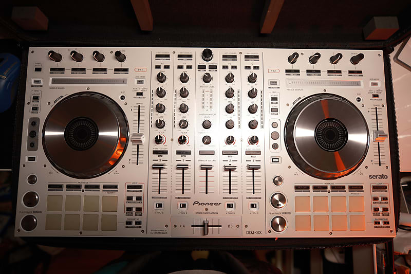 Pioneer DDJ-SX Pearl White Limited Edition | Serato DJ Controller