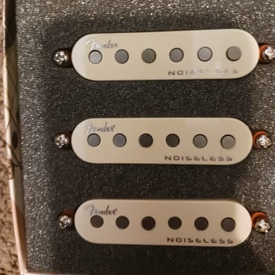 Fender 099-2291-000 Ultra Noiseless Stratocaster Hot Pickup