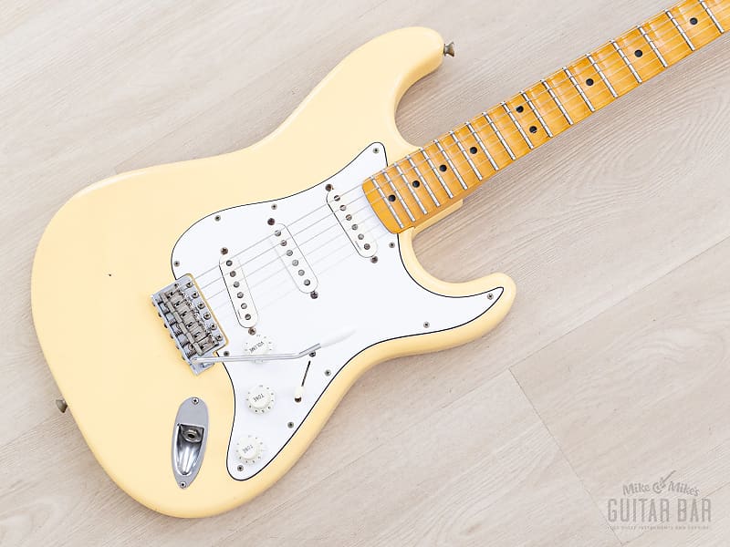 フェンダージャパンイングウェイマルムスティーンシグネイチャー　ストラトキャスター Fender Made In Japan Yngwie Malmsteen Strat (Fine Tuned by