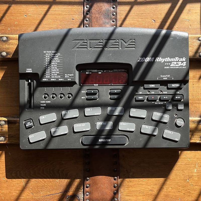 (17040) Zoom Rhythmtrak 234 Drum Machine Reverb
