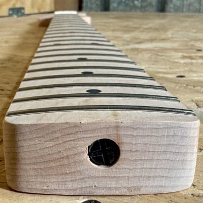 Luthier Made Jazz bass neck - Natural image 8